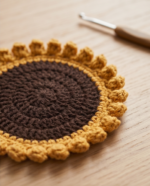 Crocheted sunflower coaster – a touch of warmth and natural elegance